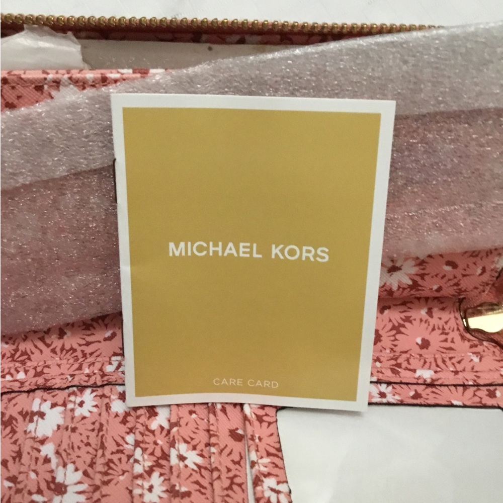 Michael Kors Peach Saffiano Zip Wallet with Gold Plaque - Picture 4 of 16
